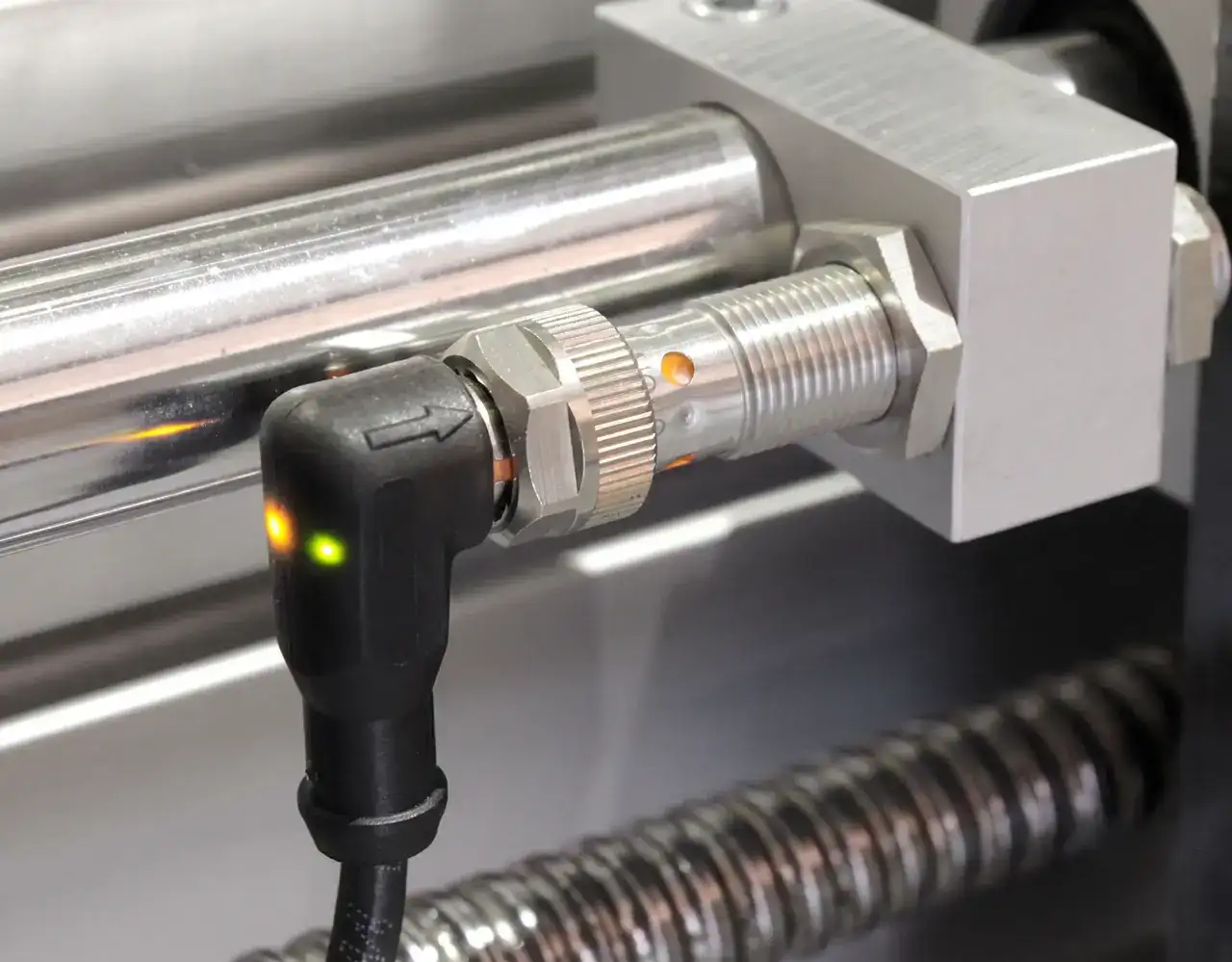 How Proximity Sensor Bodies Are Machined for Consistent Fit and Alignment